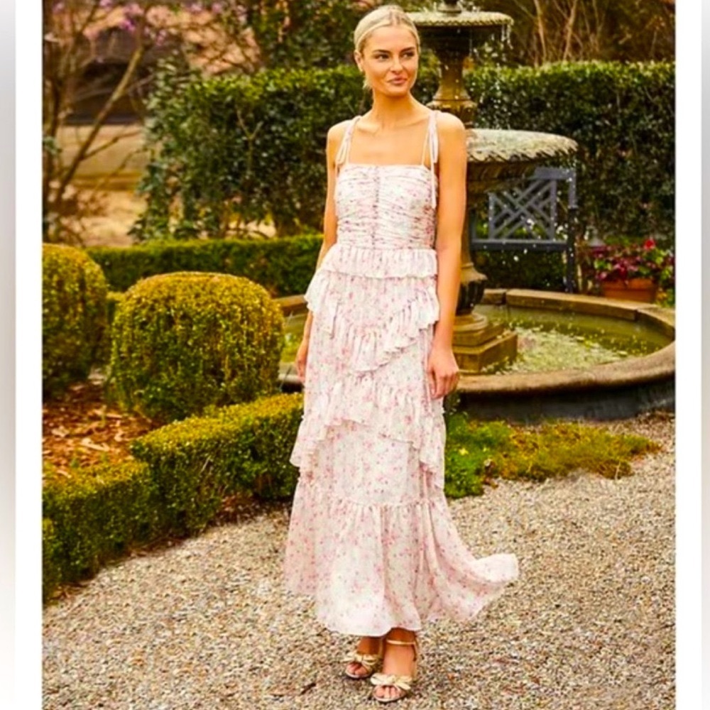 Antonio Melani
Catalina Square Neck Crinkled Chiffon Sleeveless Maxi Dress